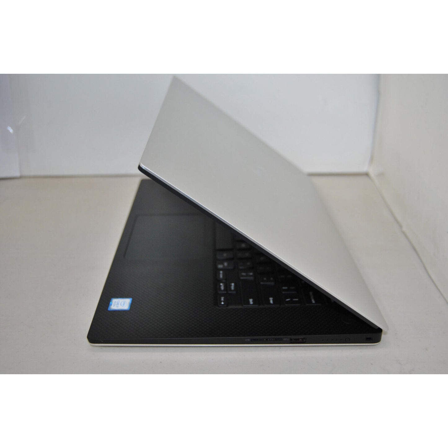 Refurbished (Excellent) - Dell Precision 5530 - Intel i7-8850H 6-Core@4.30GHz , 16GB RAM, 512GB NVME, 15.6" FHD Backlit keyboard NVIDIA Quadro P1000, Win 11 Pro Black - Image 3